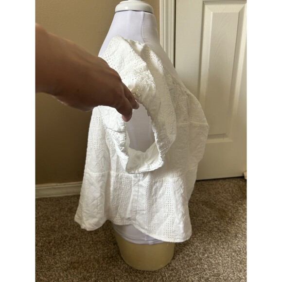 Torrid Eyelet Off Shoulder Crop Top 4X White Smocked Keyhole NEW Boho Cottage - Picture 5 of 13